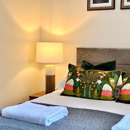 Clifford'S Reach At Bluebridge Court With Free Parking Apartment Йорк Екстериор снимка