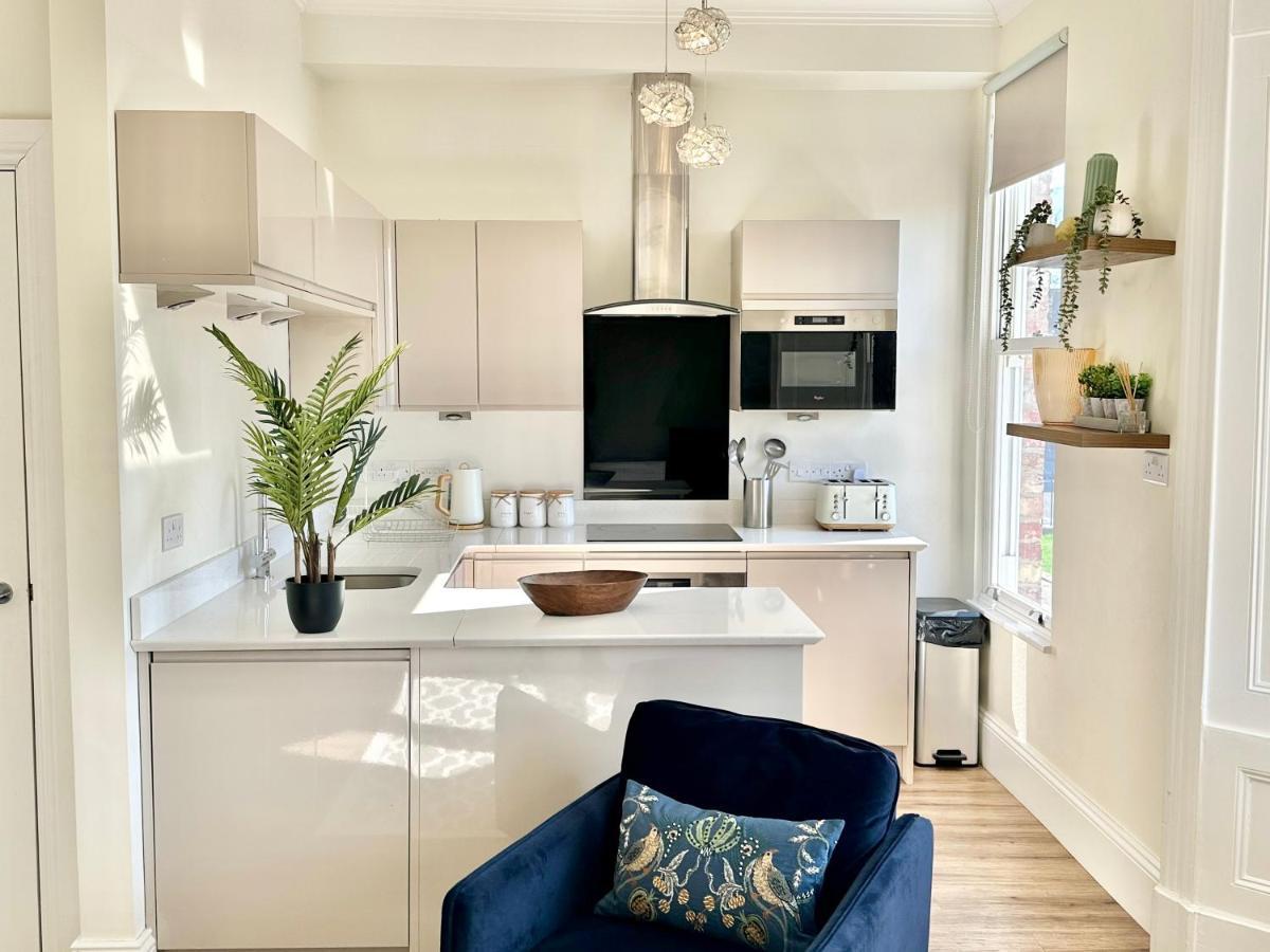 Clifford'S Reach At Bluebridge Court With Free Parking Apartment Йорк Екстериор снимка