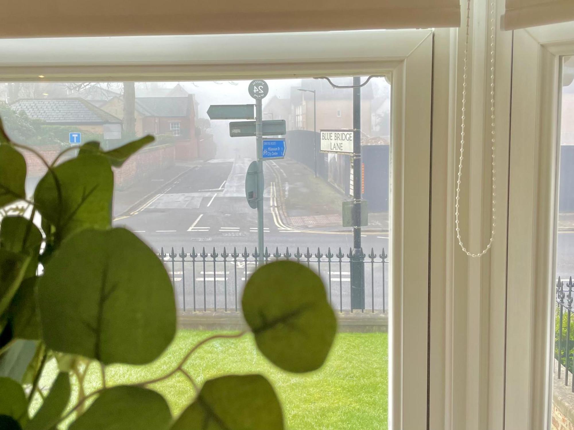 Clifford'S Reach At Bluebridge Court With Free Parking Apartment Йорк Екстериор снимка