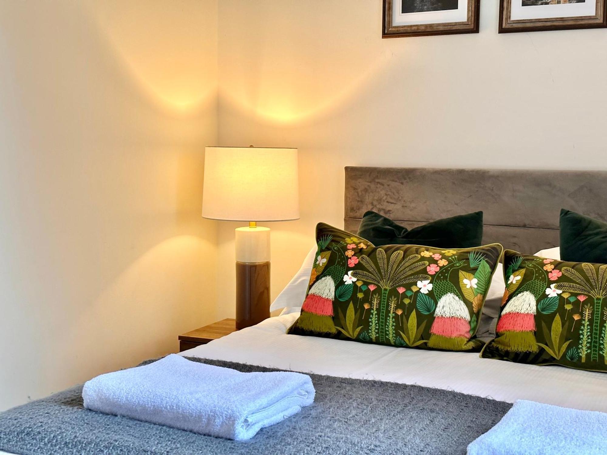 Clifford'S Reach At Bluebridge Court With Free Parking Apartment Йорк Екстериор снимка
