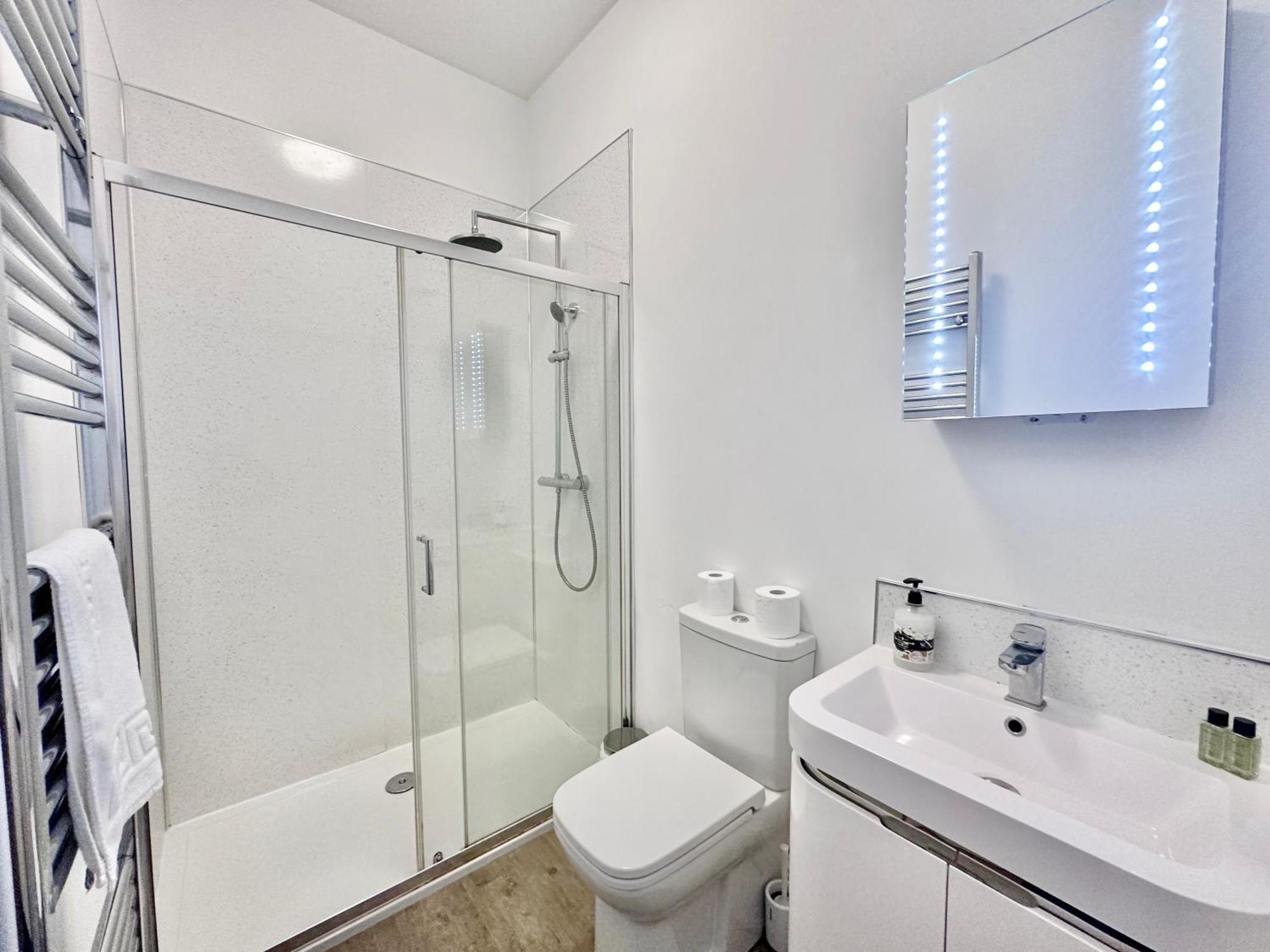 Clifford'S Reach At Bluebridge Court With Free Parking Apartment Йорк Екстериор снимка